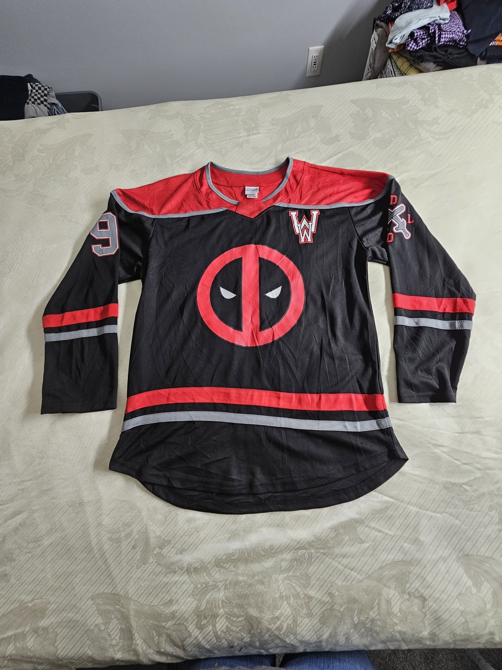 Marvel Deadpool Graphic Hockey Jersey Black Red Embroidered Patch Size Medium